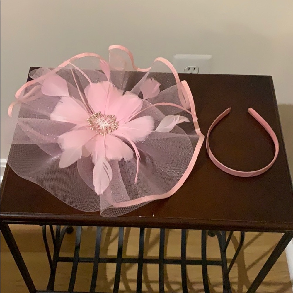 Pink fascinator